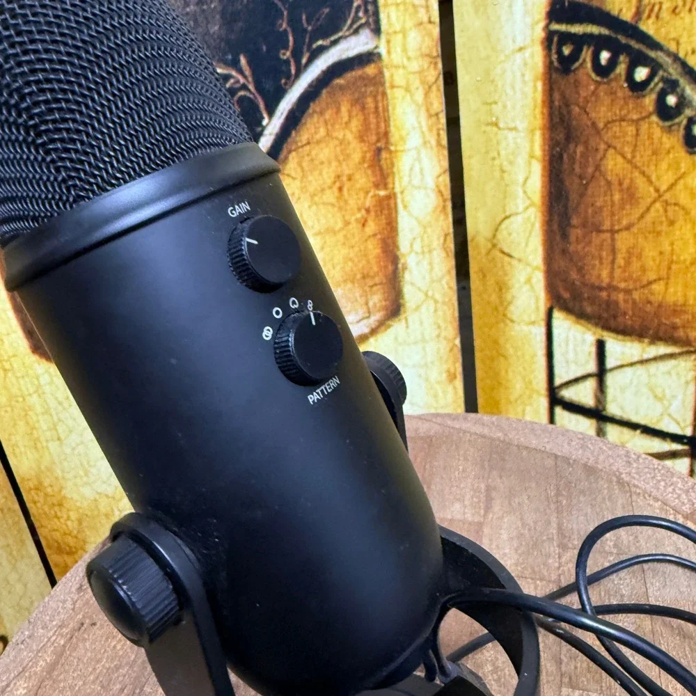 Blue Yeti USB Microphone Black Blackout Excellent Condenser Mac PC Recording